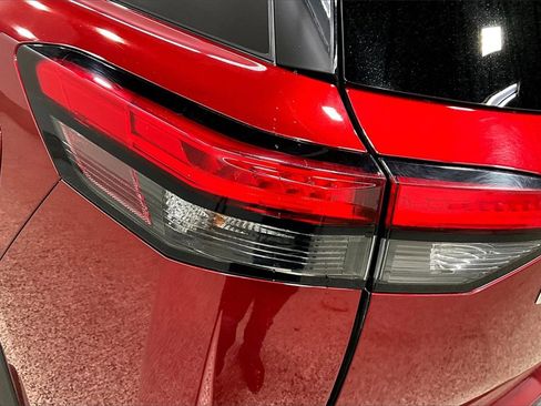 Used 2023 Nissan Pathfinder SV w/ SV Premium Package image 22