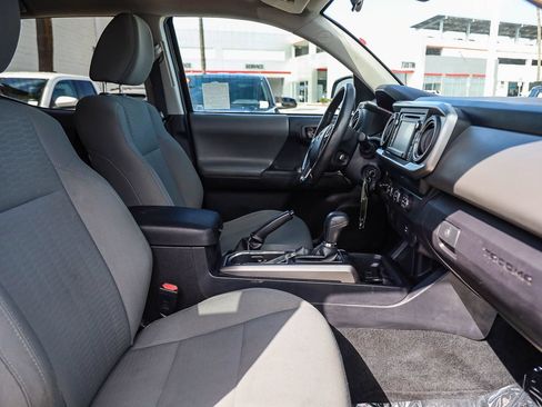 Used 2019 Toyota Tacoma SR5 RWD image 17