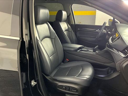 Used 2018 Buick Enclave Essence image 9