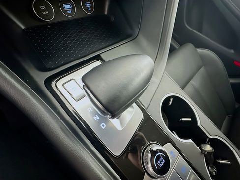 Used 2025 Genesis G70 2.5T image 24