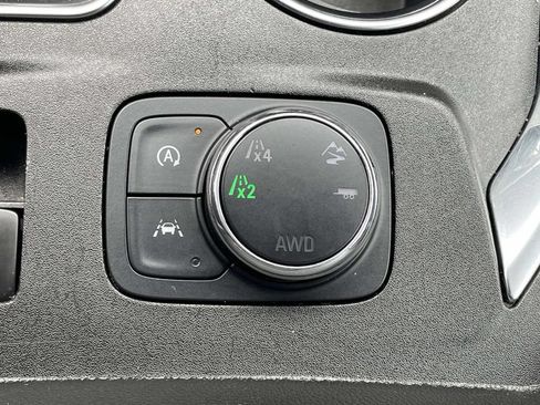 Used 2023 Chevrolet Traverse Premier AWD/4WD image 45