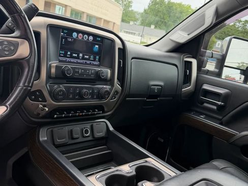 Used 2019 GMC Sierra 3500 Denali w/ Duramax Plus Package AWD/4WD image 15