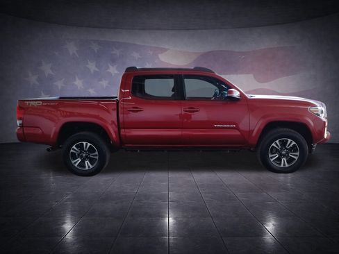 Used 2016 Toyota Tacoma TRD Sport RWD image 6