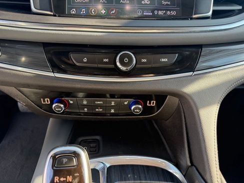 Used 2021 Buick Enclave Essence FWD image 35