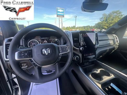 Used 2025 RAM 1500 Big Horn AWD/4WD image 16