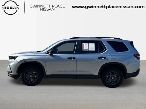 Used 2025 Honda Pilot TrailSport image 8