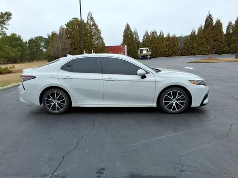 Used 2023 Toyota Camry SE w/ Convenience Package image 2