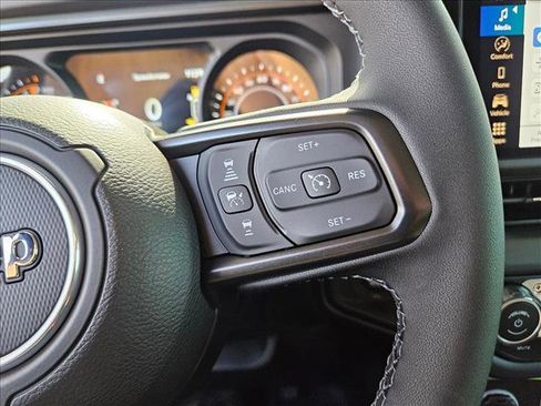 New 2025 Jeep Gladiator Mojave w/ Safety Group image 17