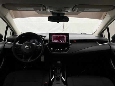 Used 2021 Toyota Corolla LE FWD image 27