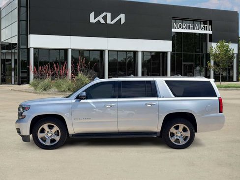 Used 2016 Chevrolet Suburban LS w/ Enhanced Driver Alert Package RWD image 8