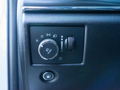 Used 2021 Jeep Grand Cherokee Limited w/ Trailer Tow Group IV image 16