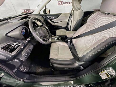 Used 2024 Subaru Forester Premium AWD/4WD image 27