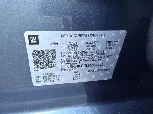 Used 2020 Chevrolet Suburban LT w/ RST Edition AWD/4WD image 20