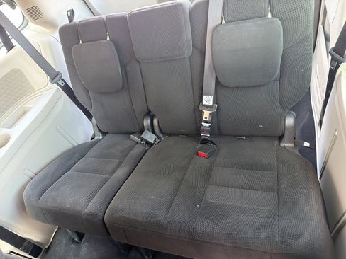 Used 2015 Dodge Grand Caravan American Value Package FWD image 7