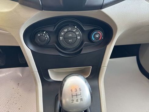 Used 2013 Ford Fiesta S image 20