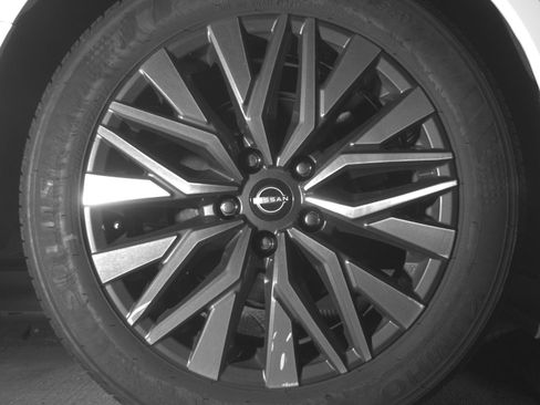 Used 2025 Nissan Altima 2.5 SV FWD image 18