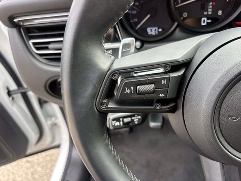 Used 2025 Porsche Macan Turbo image 28