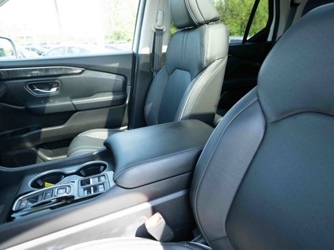 Used 2025 Honda Pilot Elite image 10