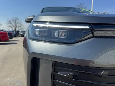 Used 2025 Volkswagen Tiguan S image 28