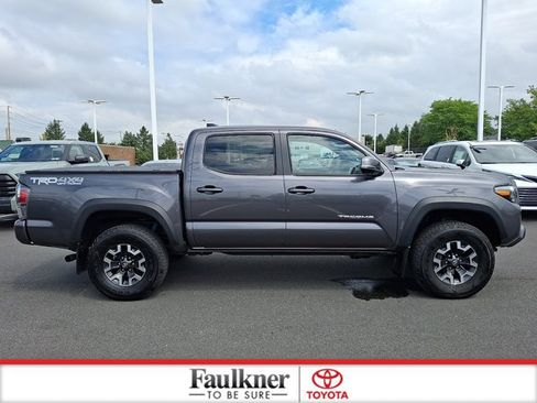 Used 2020 Toyota Tacoma TRD Off-Road w/ TRD Premium Off Road Package AWD/4WD image 7