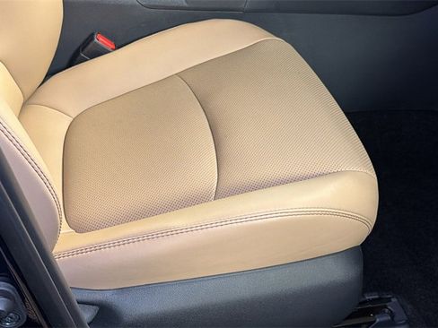 Used 2019 Toyota RAV4 Limited image 11