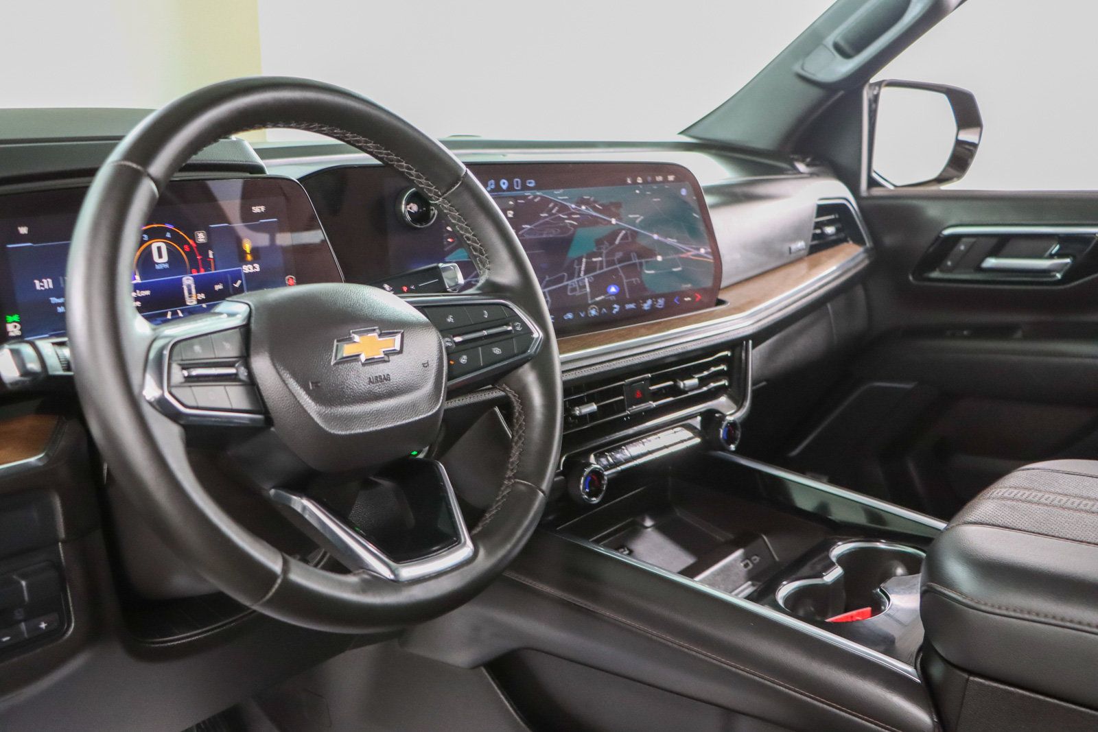 Used 2025 Chevrolet Tahoe High Country w/ Sun And Tow Package AWD/4WD image 27