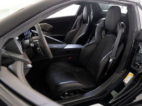Used 2023 Chevrolet Corvette Stingray Premium Conv w/ Z51 Performance Package RWD image 10