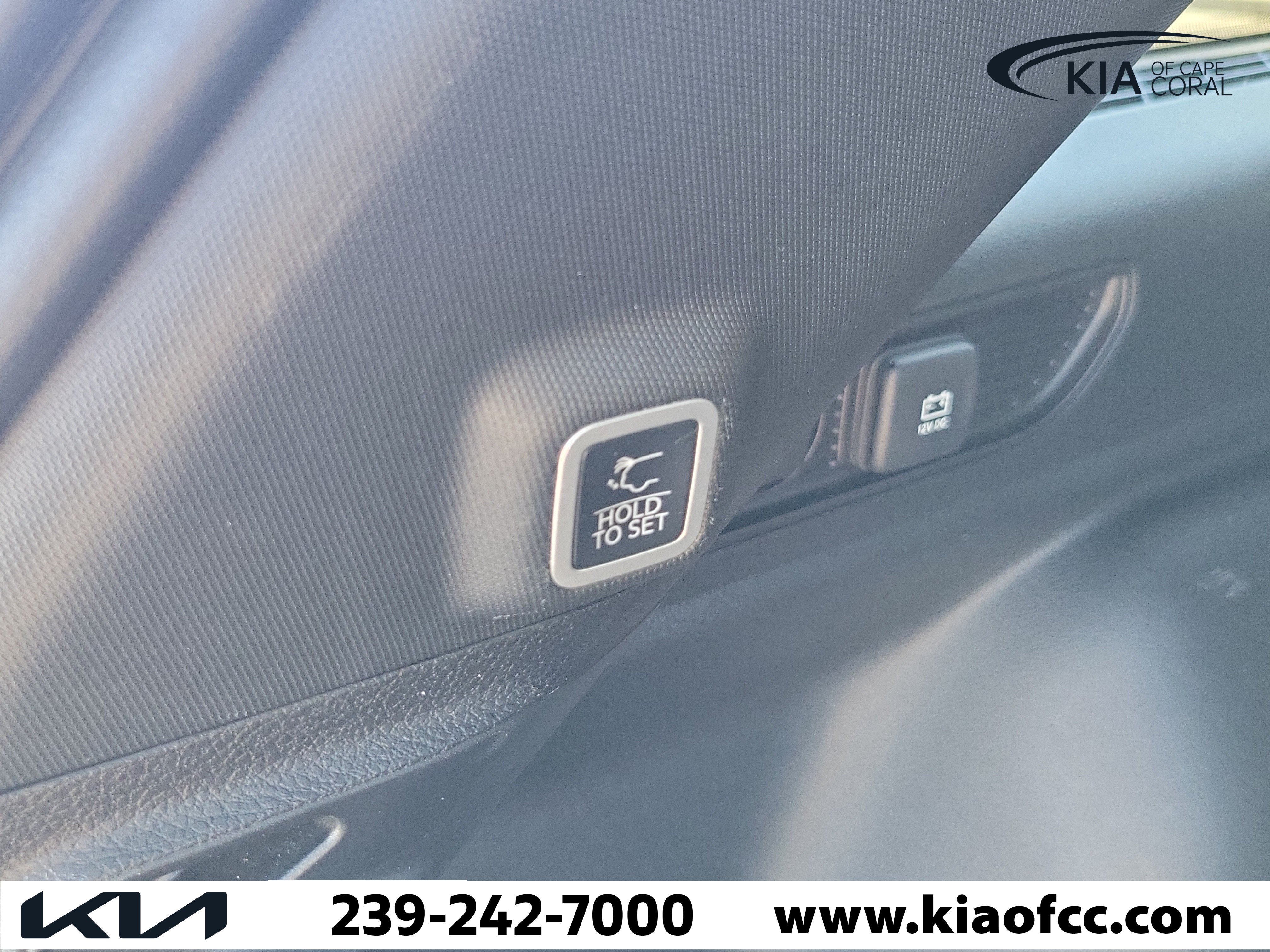 Used 2024 Jeep Grand Cherokee Limited w/ Black Appearance Package AWD/4WD image 12