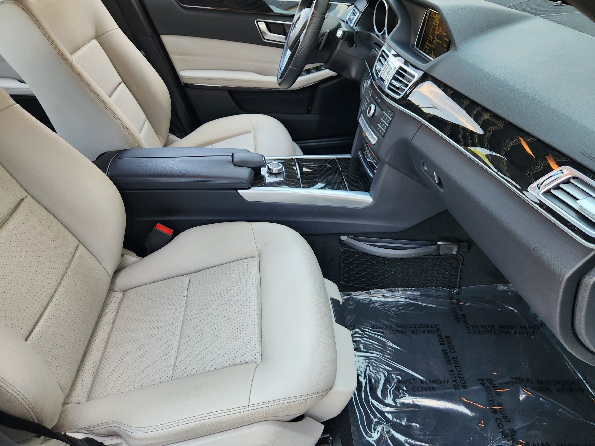 Used 2016 Mercedes-Benz E 350 Sedan image 3