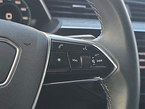 Used 2024 Audi Q8 e-tron Premium Plus image 18