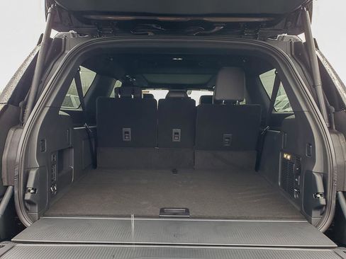 New 2025 Ford Expedition Max Platinum image 5