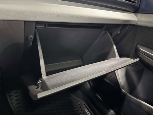 Used 2022 Volkswagen Taos SE image 33