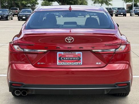 Certified 2025 Toyota Camry SE FWD image 5
