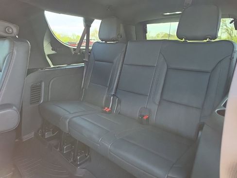 Used 2025 Chevrolet Suburban High Country image 30