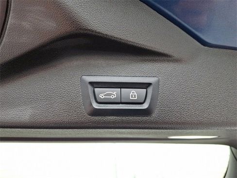 Used 2021 BMW X5 xDrive40i w/ Convenience Package image 33