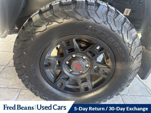 Used 2021 Toyota Tacoma TRD Sport image 10