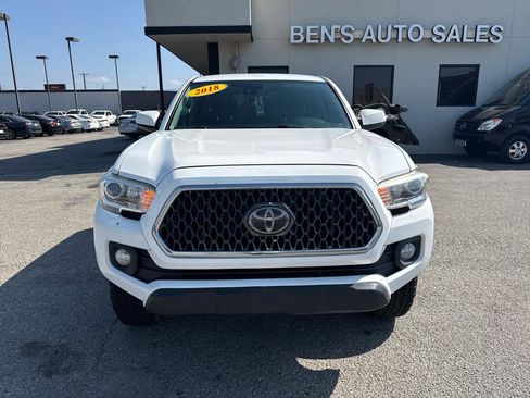 Used 2018 Toyota Tacoma SR5 RWD image 3