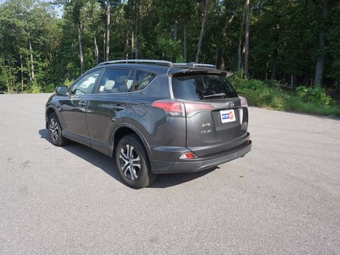 Used 2017 Toyota RAV4 LE FWD image 19