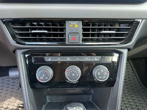 Used 2023 Volkswagen Taos SE image 24