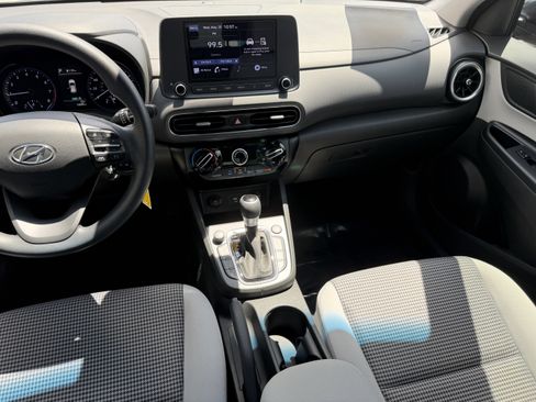 Used 2022 Hyundai Kona SE FWD image 11