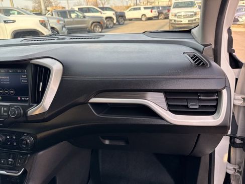 Used 2019 GMC Terrain SLT image 18