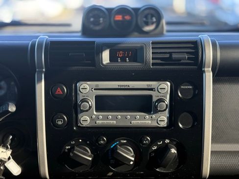 Used 2014 Toyota FJ Cruiser 4WD image 22