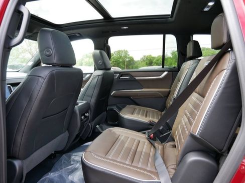New 2026 GMC Acadia Denali Ultimate AWD/4WD image 8