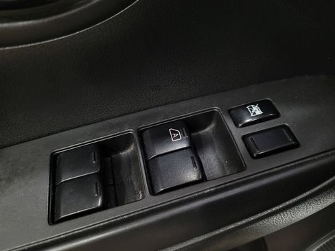 Used 2019 Nissan Versa SV FWD image 27