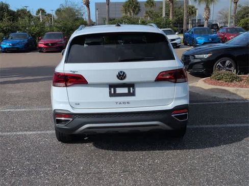 Used 2024 Volkswagen Taos SE image 7