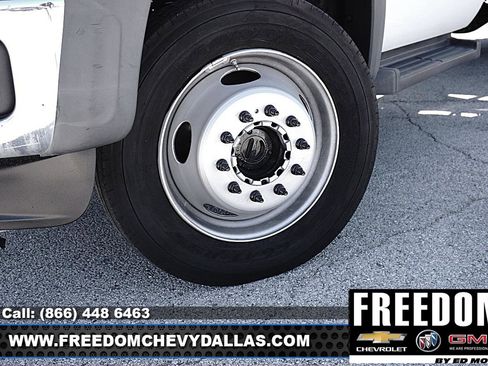 Used 2015 Ford F550 4x4 Regular Cab Super Duty image 9