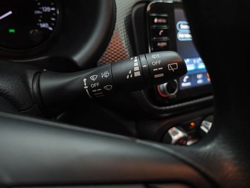Used 2024 Nissan Kicks SV FWD image 21