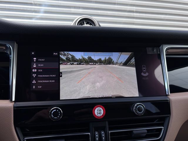 Certified 2026 Porsche Macan AWD/4WD image 19