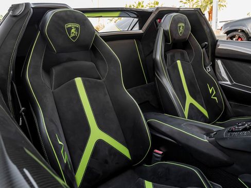 Used 2016 Lamborghini Aventador LP 750-4 Superveloce AWD/4WD image 27