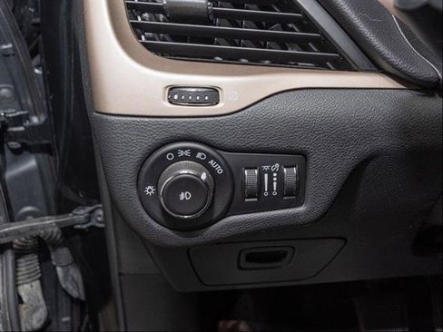 Used 2017 Jeep Cherokee 75th Anniversary AWD/4WD image 11